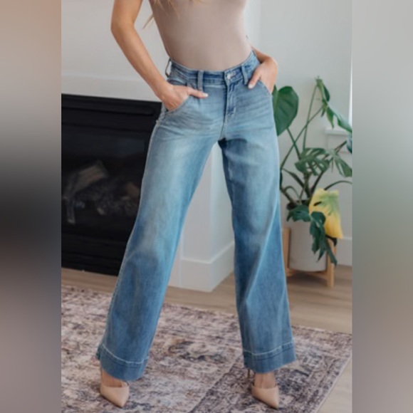 NWT Judy Blue Los Angeles mid rise sz 0 - Picture 1 of 4